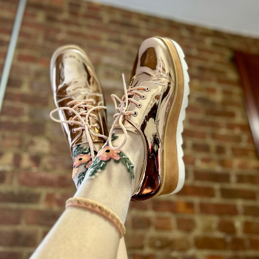 ALDO Metallic Vellezzo Wedge Oxford Rose Gold womens 9